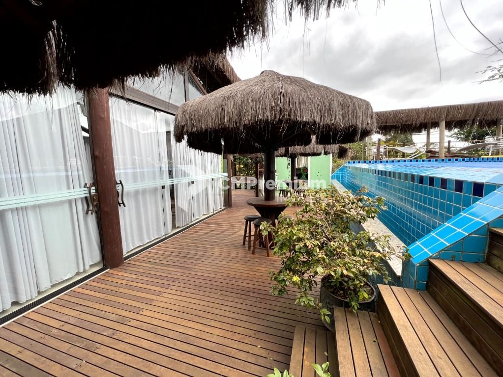Casa com 4 quartos à venda, 550 m  por  Augusta - Curitiba PR