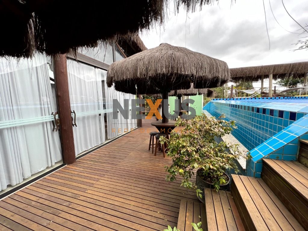 Casa com 4 quartos à venda, 550 m  por  Augusta - Curitiba PR
