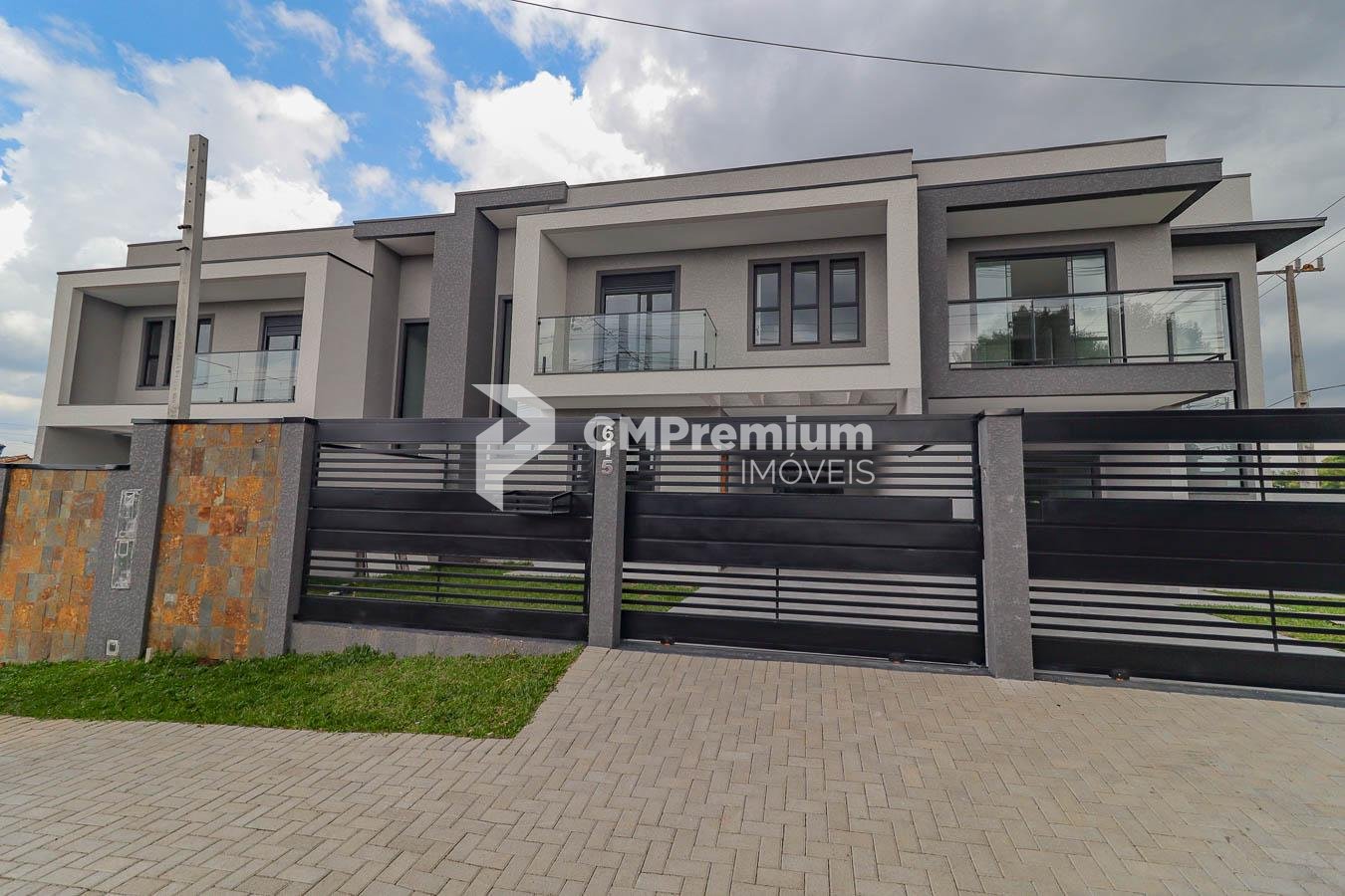 Sobrado à venda 3 Quartos com suíte, nações, FAZENDA RIO GRAND...