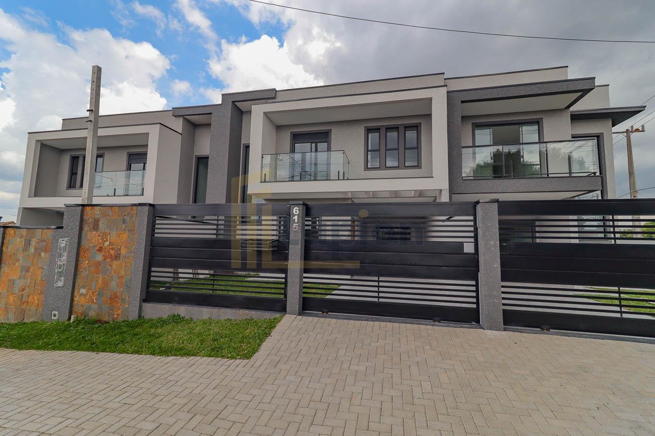 Sobrado à venda 3 Quartos com suíte, nações, FAZENDA RIO GRAND...
