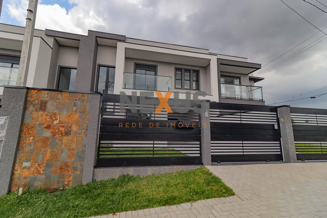 Sobrado à venda 3 Quartos com suíte, nações, FAZENDA RIO GRAND...
