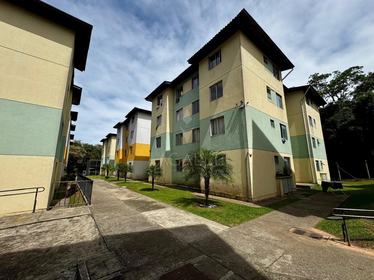Apartamento Térreo de 2 Quartos no Tatuquara-Pompeia em Curitiba