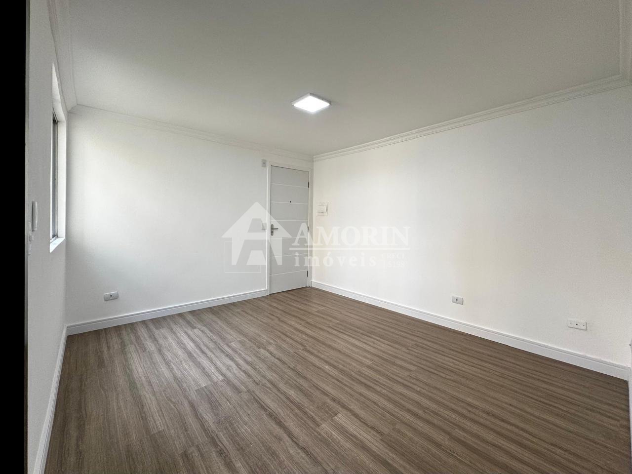 Apartamento Térreo de 2 Quartos no Tatuquara-Pompeia em Curitiba