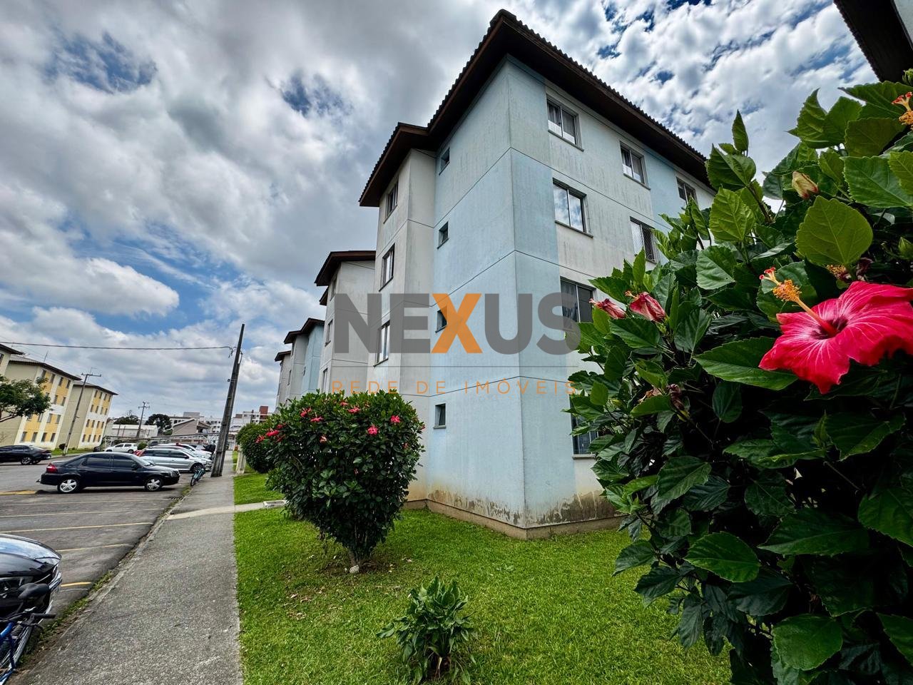 Apartamento de 2 Quartos no Primeiro Andar em São José dos Pin...