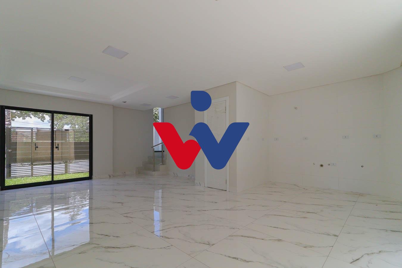 Sobrado à venda 3 Quartos, no pinheirinho, CURITIBA - PR