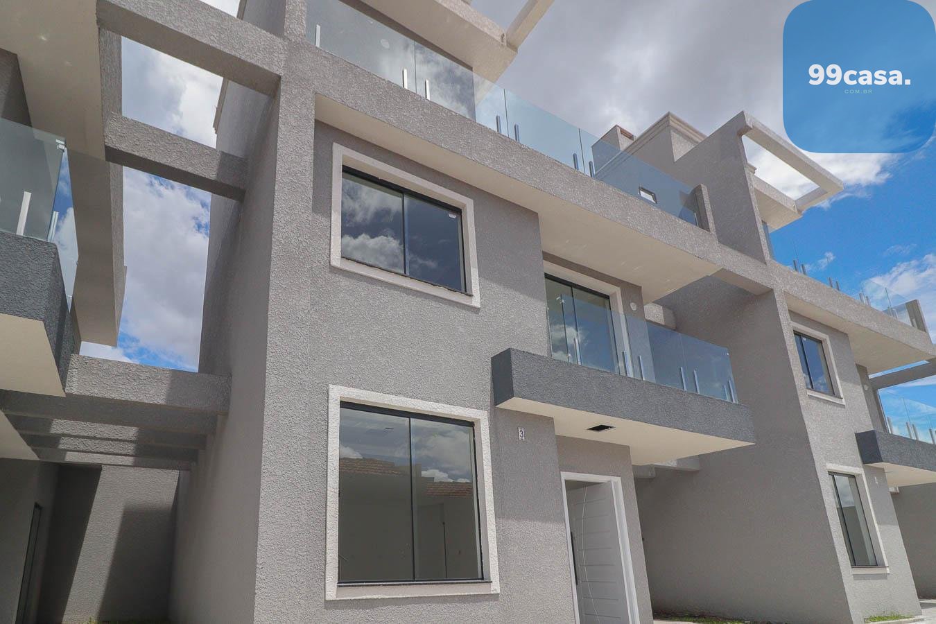 Sobrado à venda 3 Quartos, no pinheirinho, CURITIBA - PR