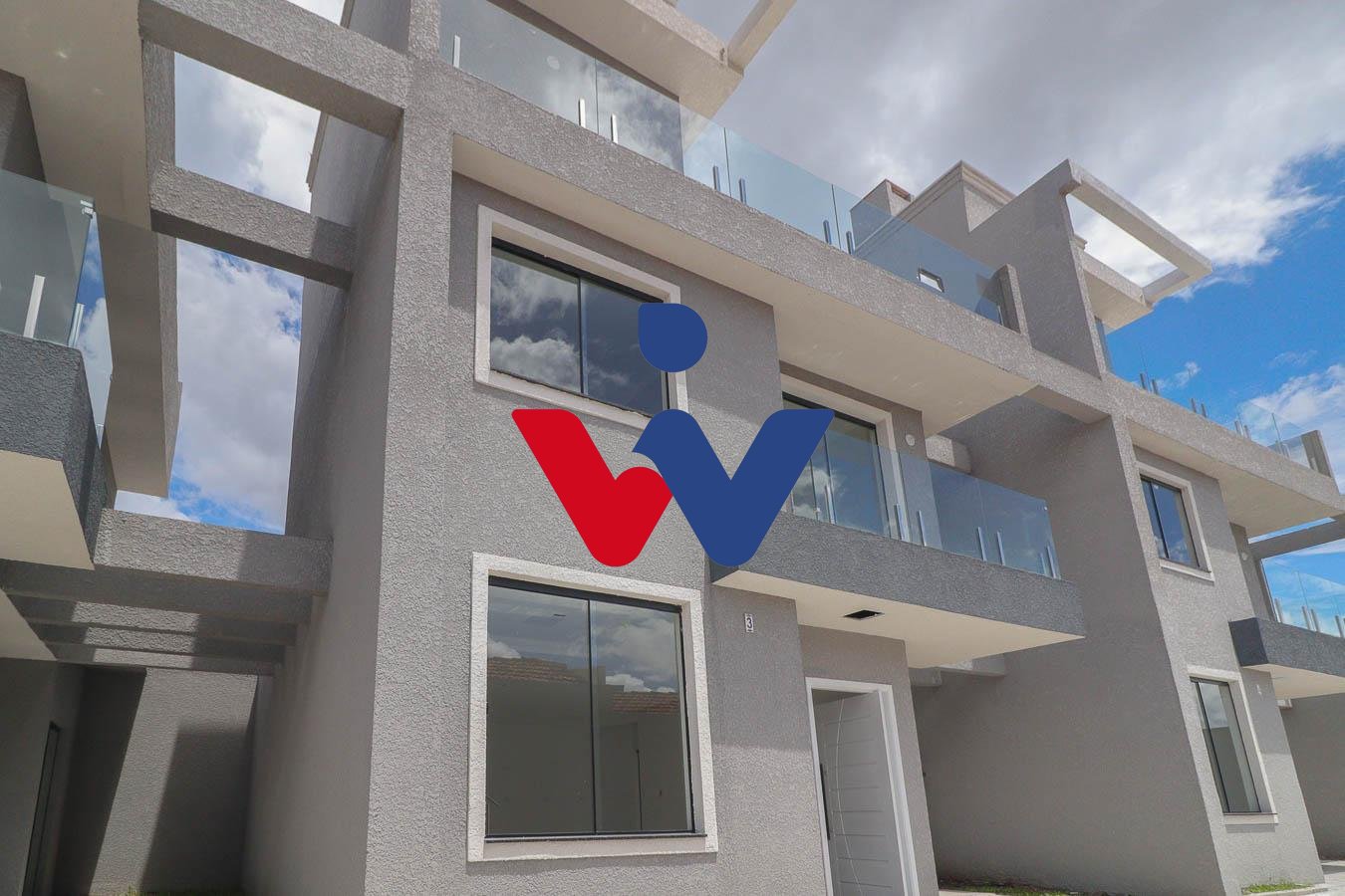 Sobrado à venda 3 Quartos, no pinheirinho, CURITIBA - PR