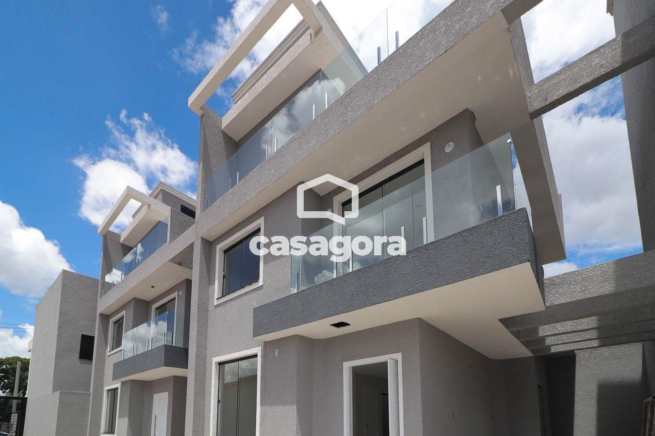 Sobrado à venda 3 Quartos, no pinheirinho, CURITIBA - PR