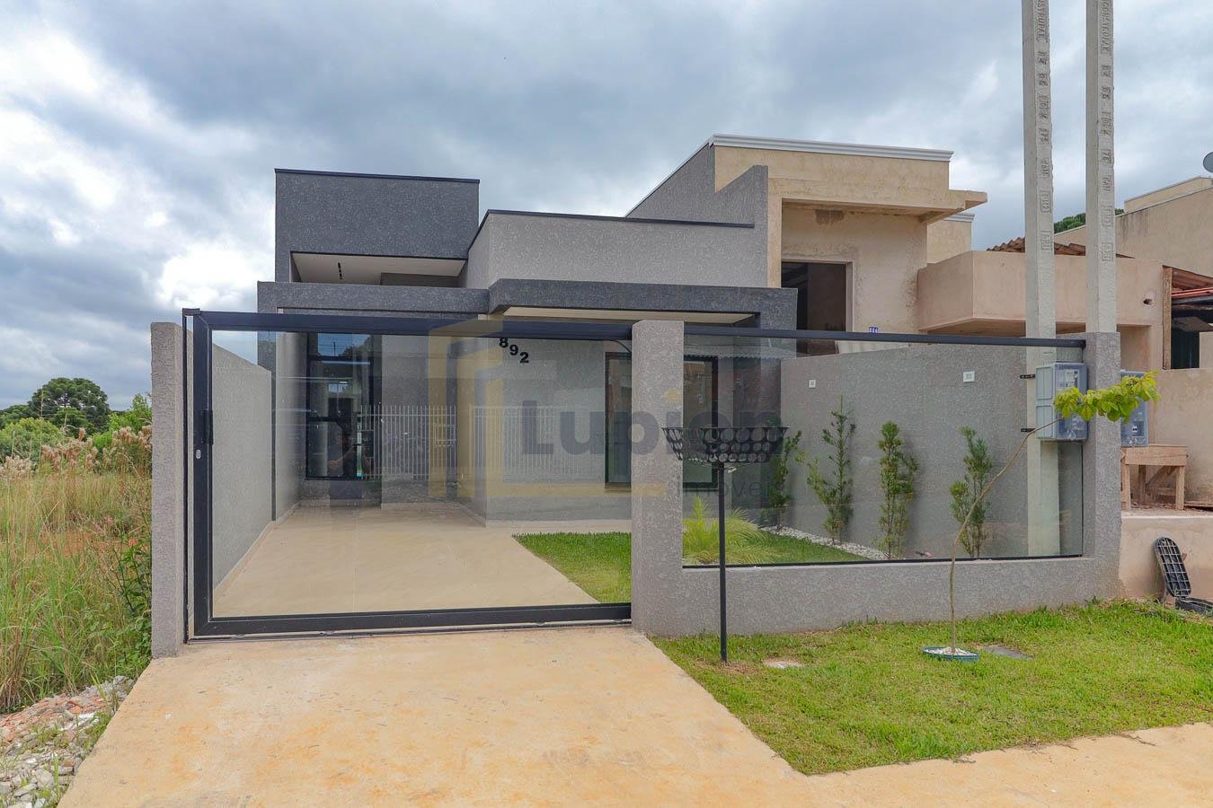 Casa Moderna com Piscina e Pé-Direito Alto no Jardim Brasil  ...