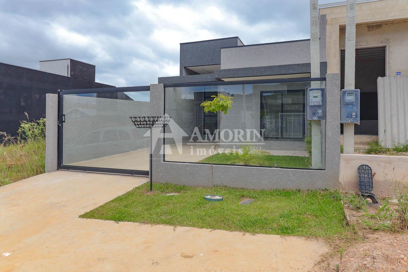 Casa Moderna com Piscina e Pé-Direito Alto no Jardim Brasil  ...