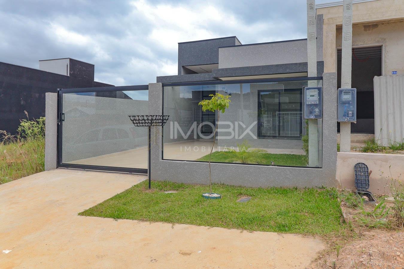 Casa Moderna com Piscina e Pé-Direito Alto no Jardim Brasil  ...