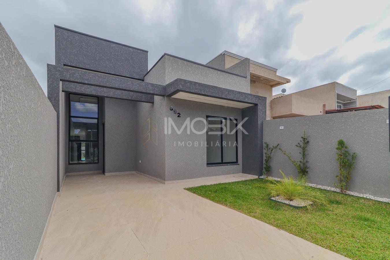 Casa Moderna com Piscina e Pé-Direito Alto no Jardim Brasil  ...