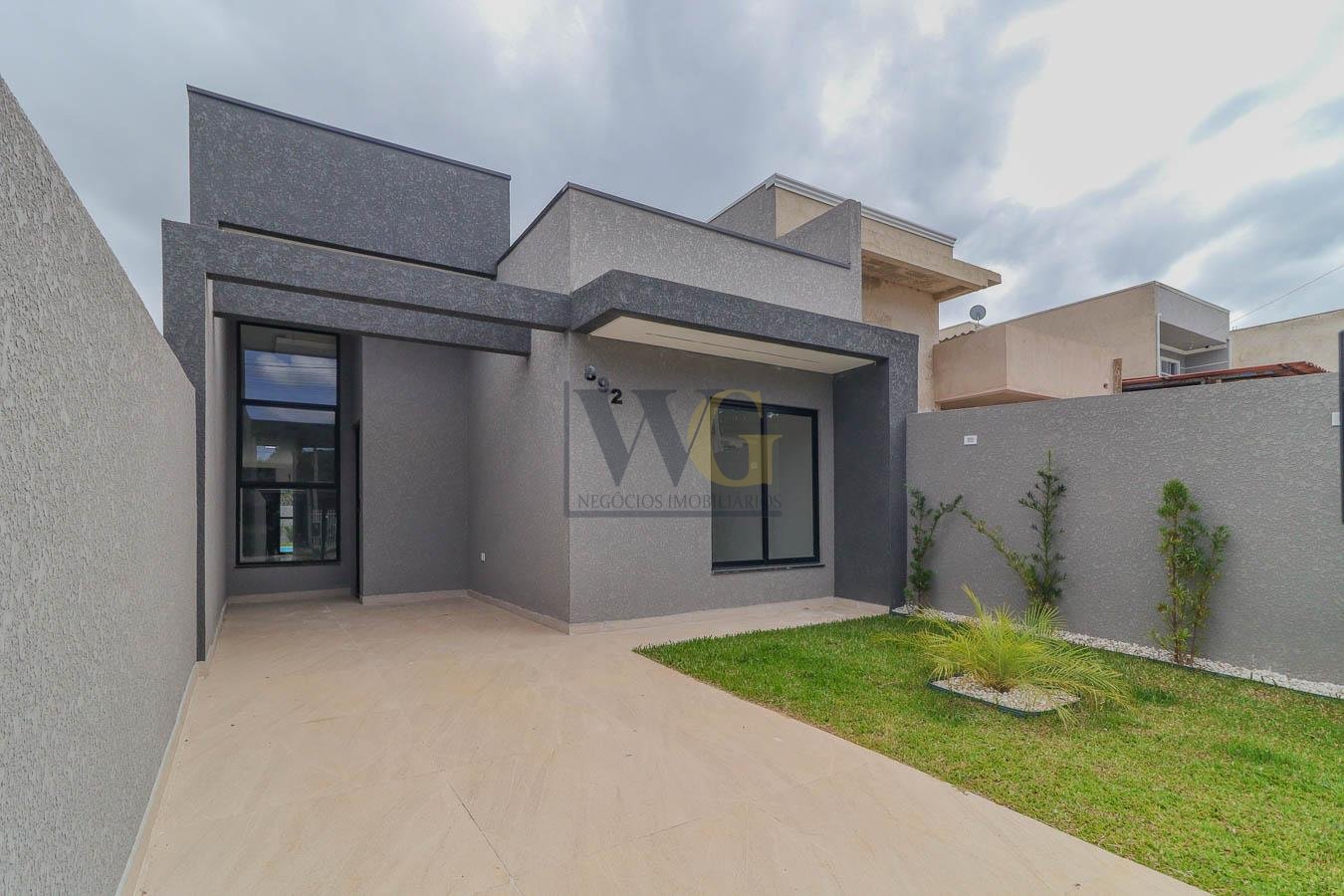 Casa Moderna com Piscina e Pé-Direito Alto no Jardim Brasil  ...