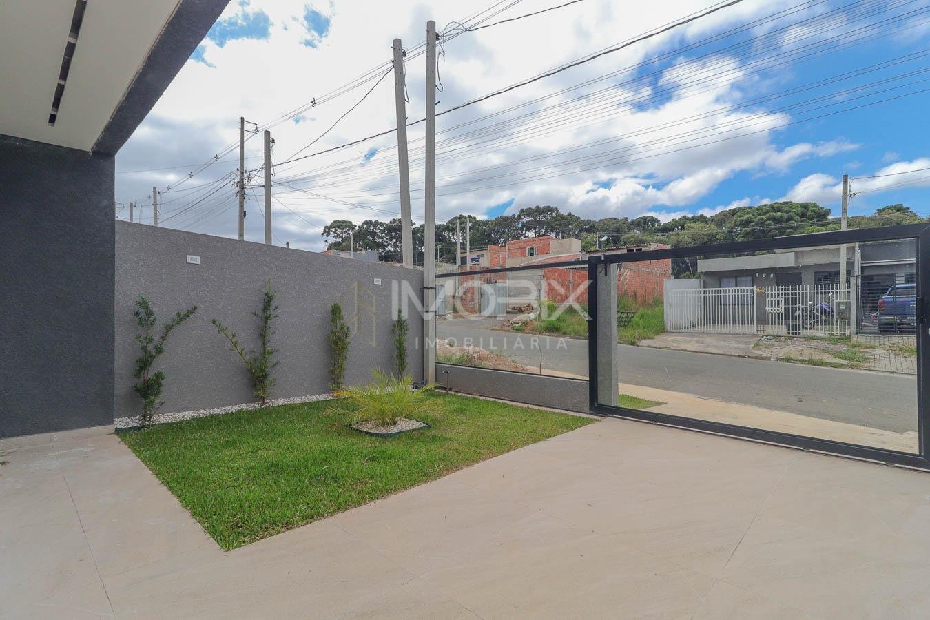 Casa Moderna com Piscina e Pé-Direito Alto no Jardim Brasil  ...