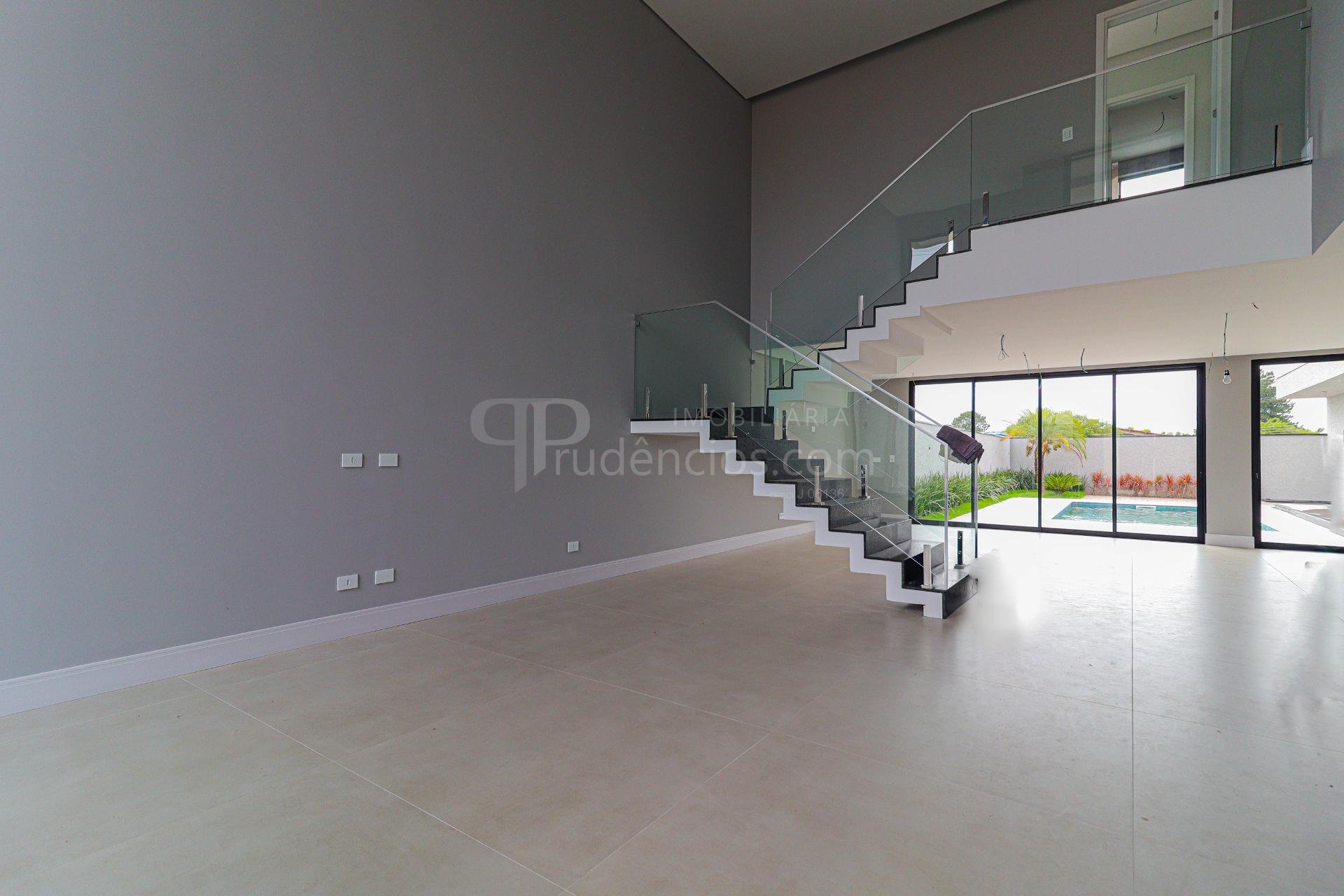 Sobrado de Alto Padrão com 4 Suítes e Piscina - Sustentável e ...