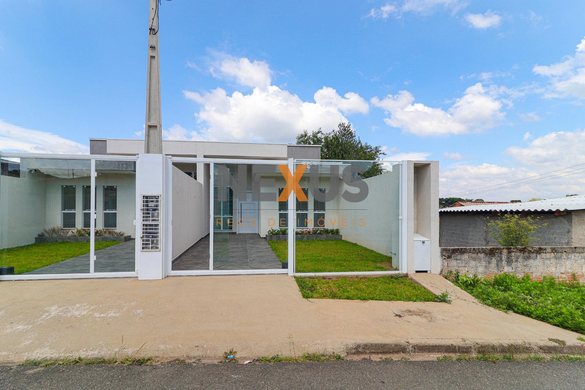 Casa Térrea com 3 Quartos e Piscina no Bairro Eucaliptos  Faz...