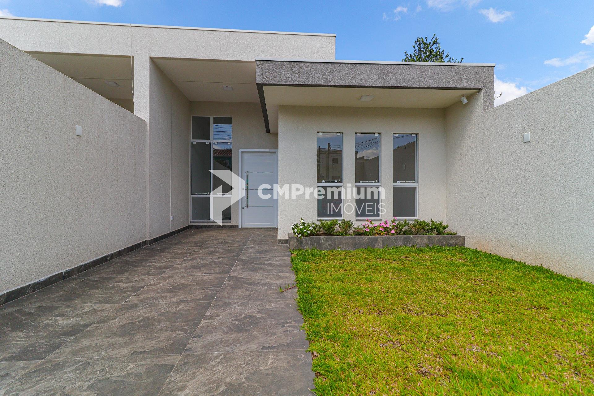 Casa Térrea com 3 Quartos e Piscina no Bairro Eucaliptos  Faz...