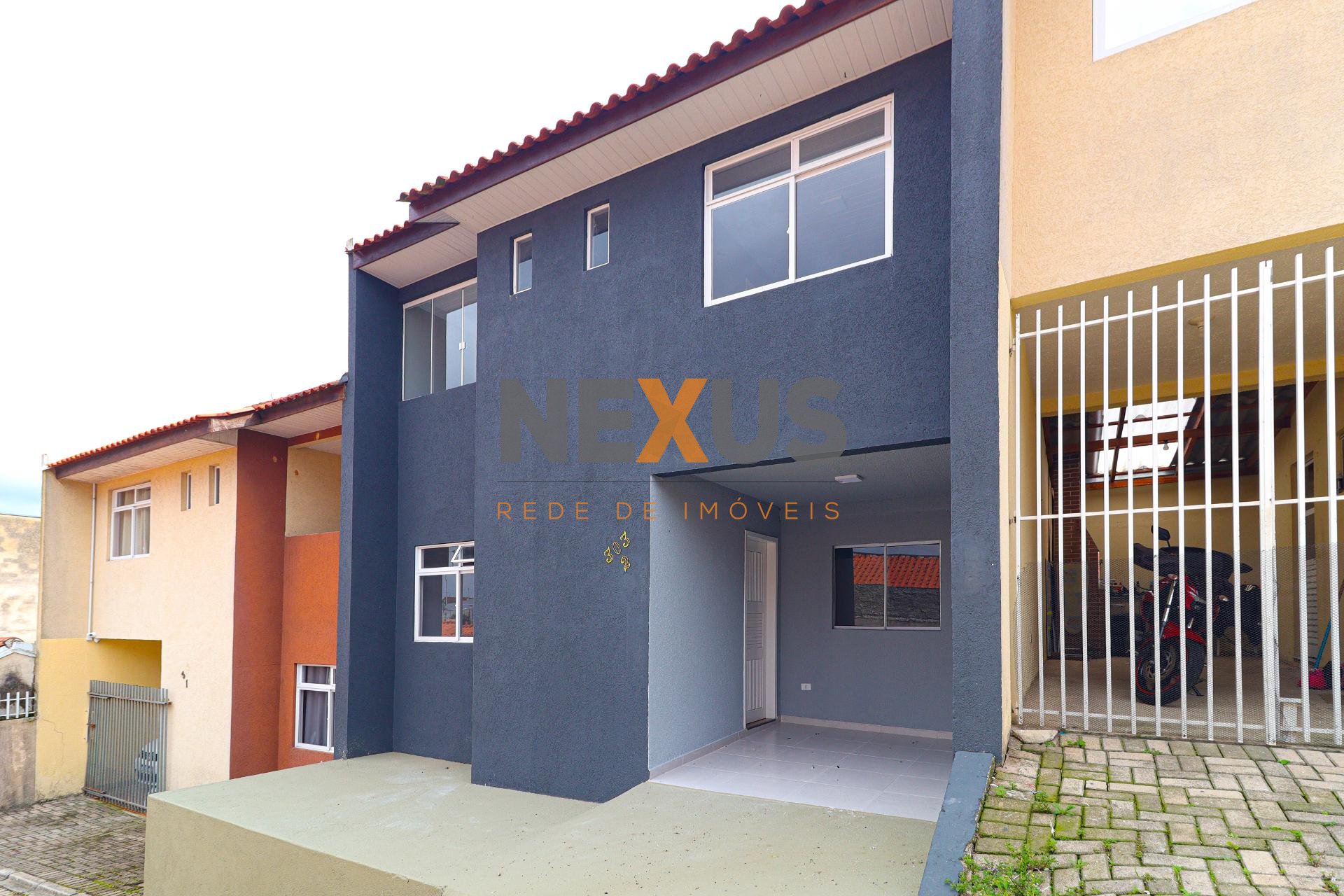 Sobrado com 3 Quartos, Garagem Coberta e Churrasqueira no Bair...