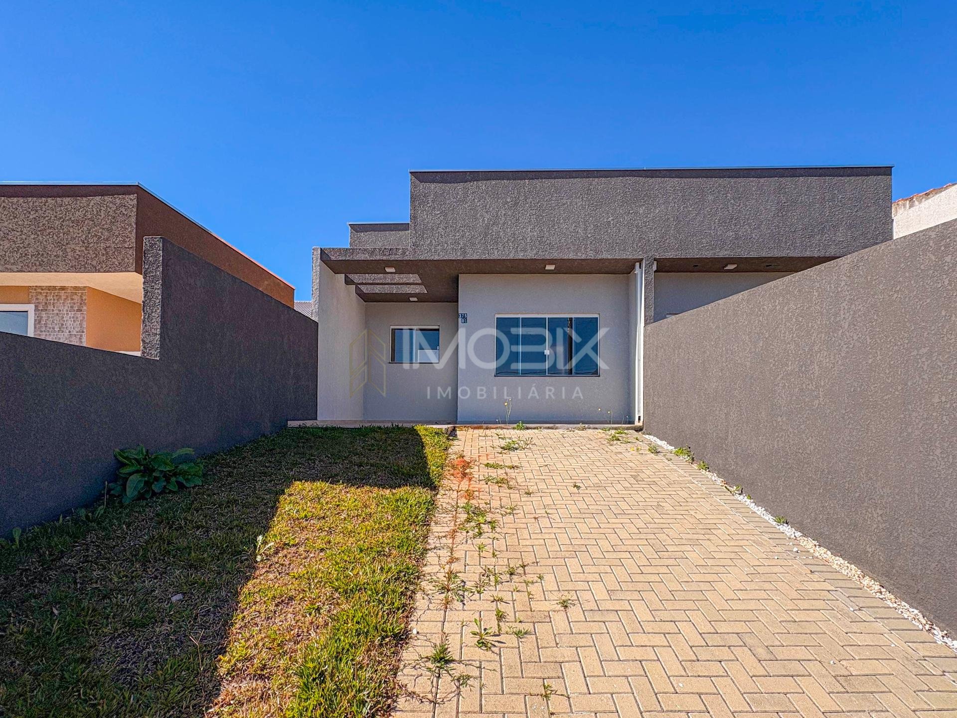 Casa à Venda 3 Quartos com Suíte no Bairro Gralha Azul  Fazen...