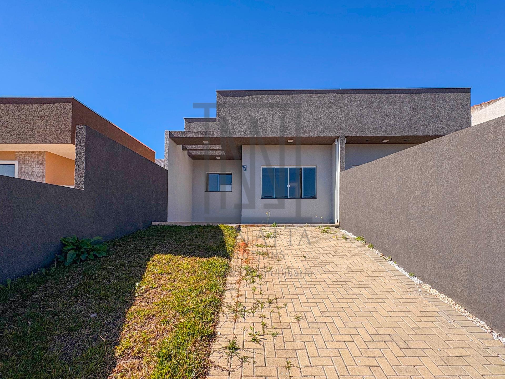 Casa à Venda 3 Quartos com Suíte no Bairro Gralha Azul  Fazen...