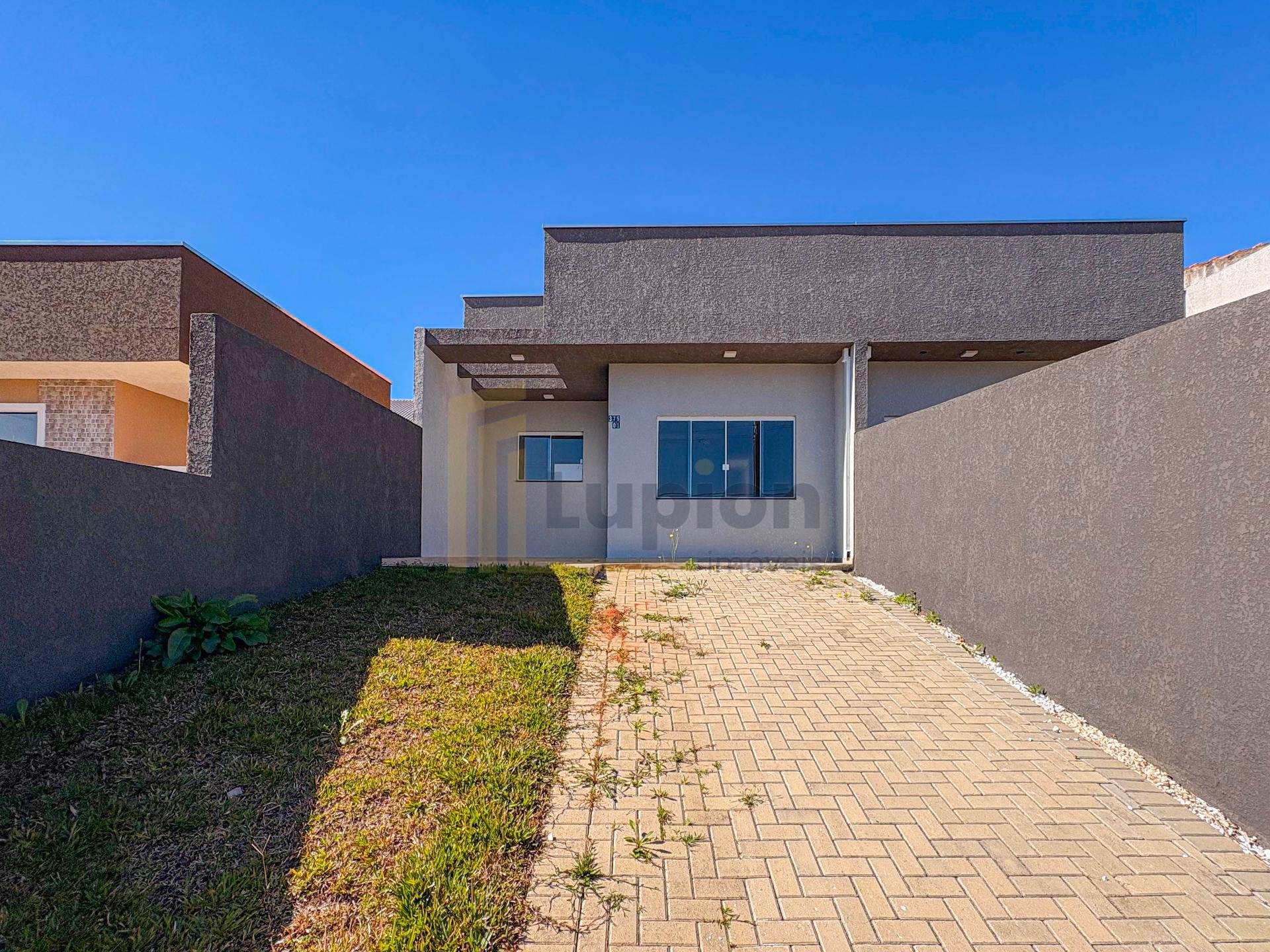 Casa à Venda 3 Quartos com Suíte no Bairro Gralha Azul  Fazen...