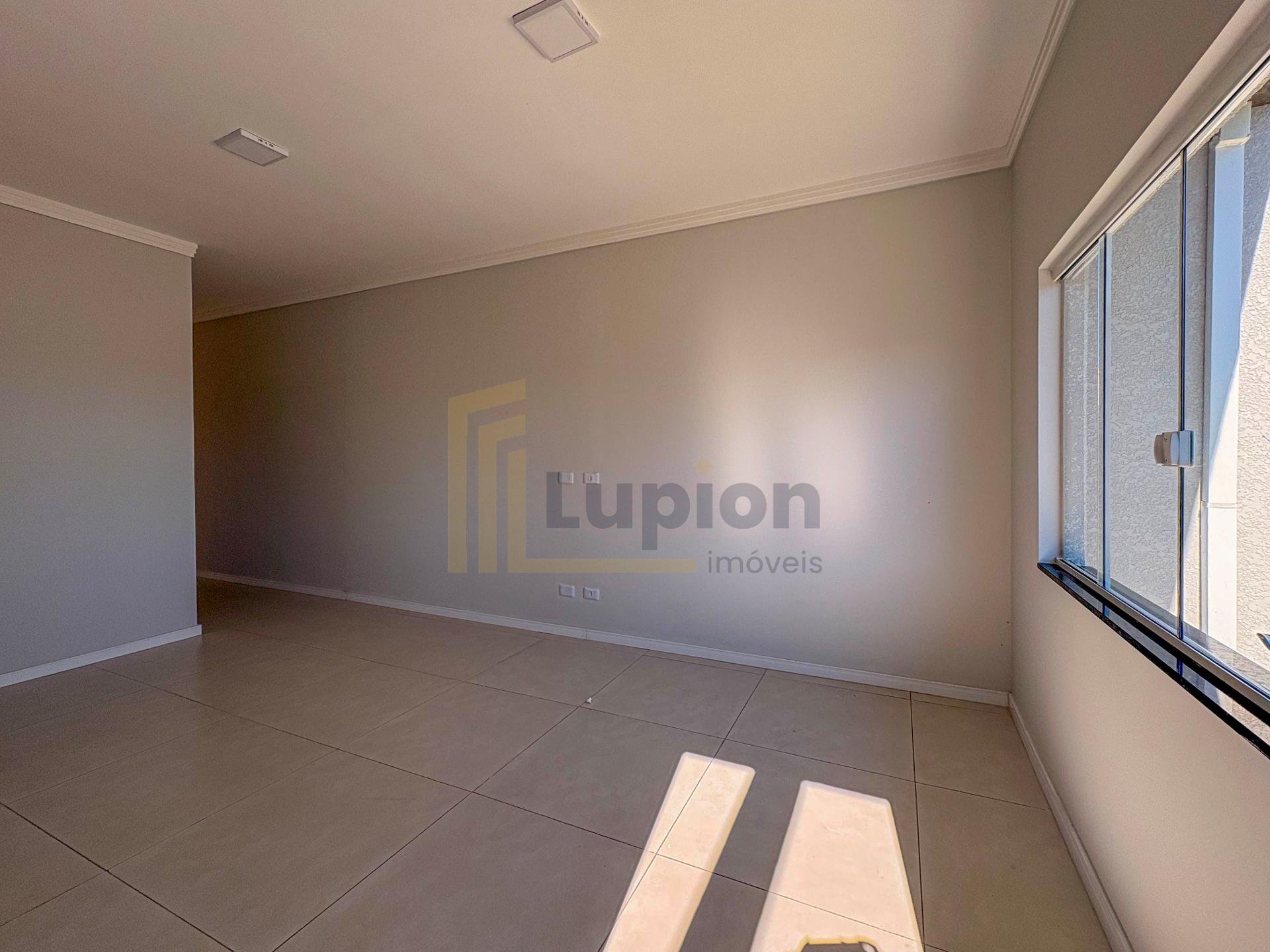 Casa à Venda 3 Quartos com Suíte no Bairro Gralha Azul  Fazen...
