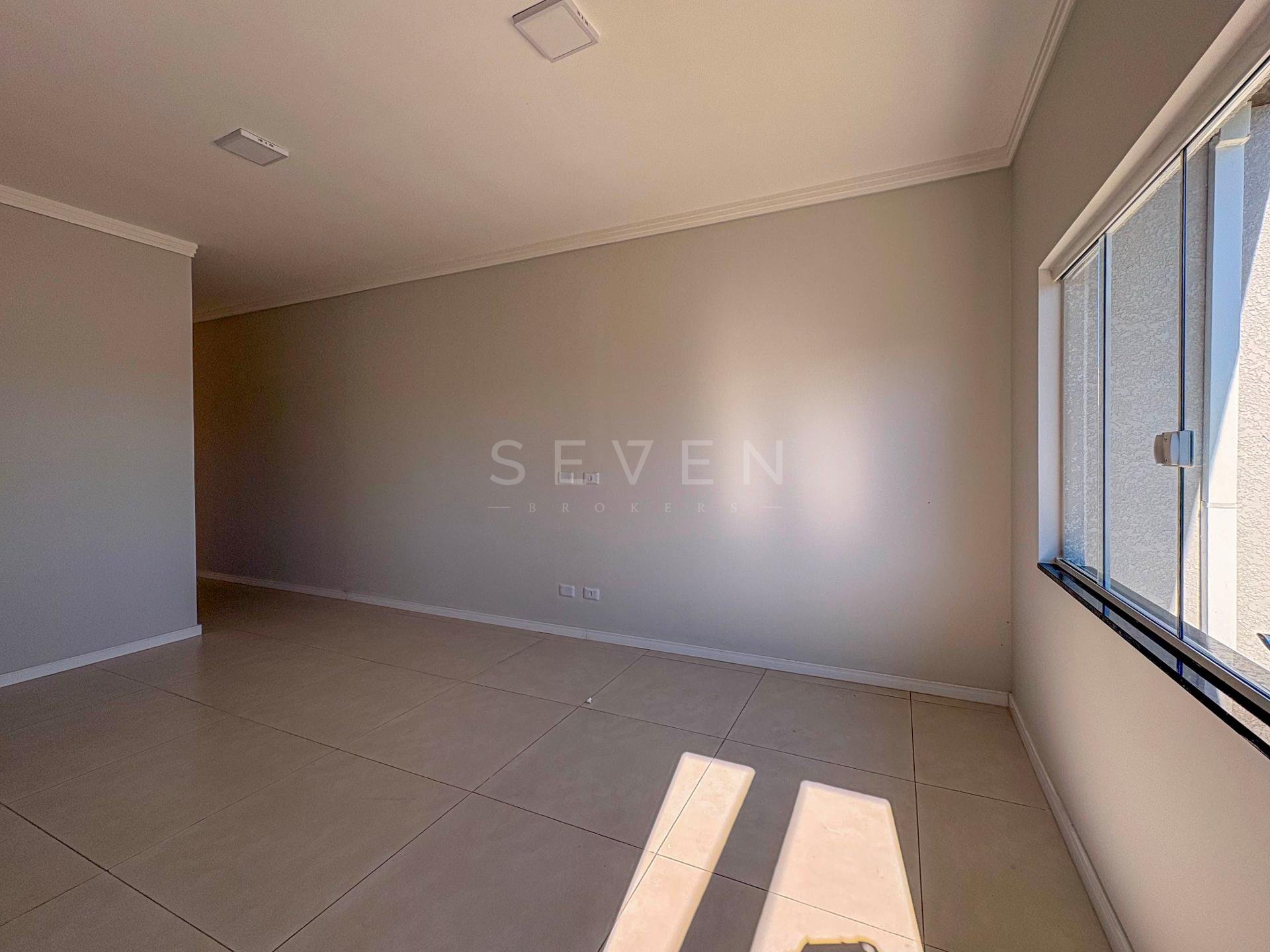 Casa à Venda 3 Quartos com Suíte no Bairro Gralha Azul  Fazen...