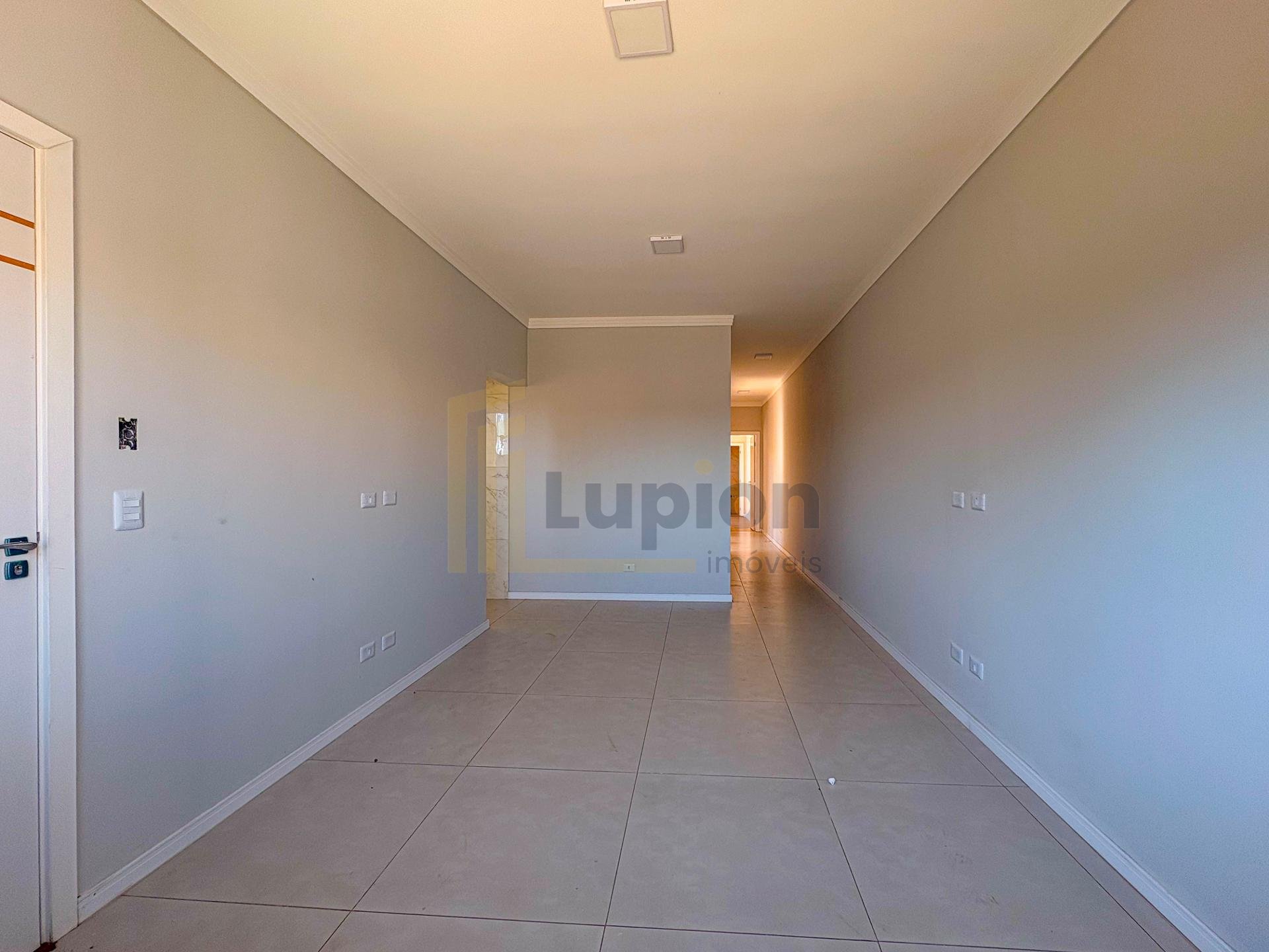 Casa à Venda 3 Quartos com Suíte no Bairro Gralha Azul  Fazen...