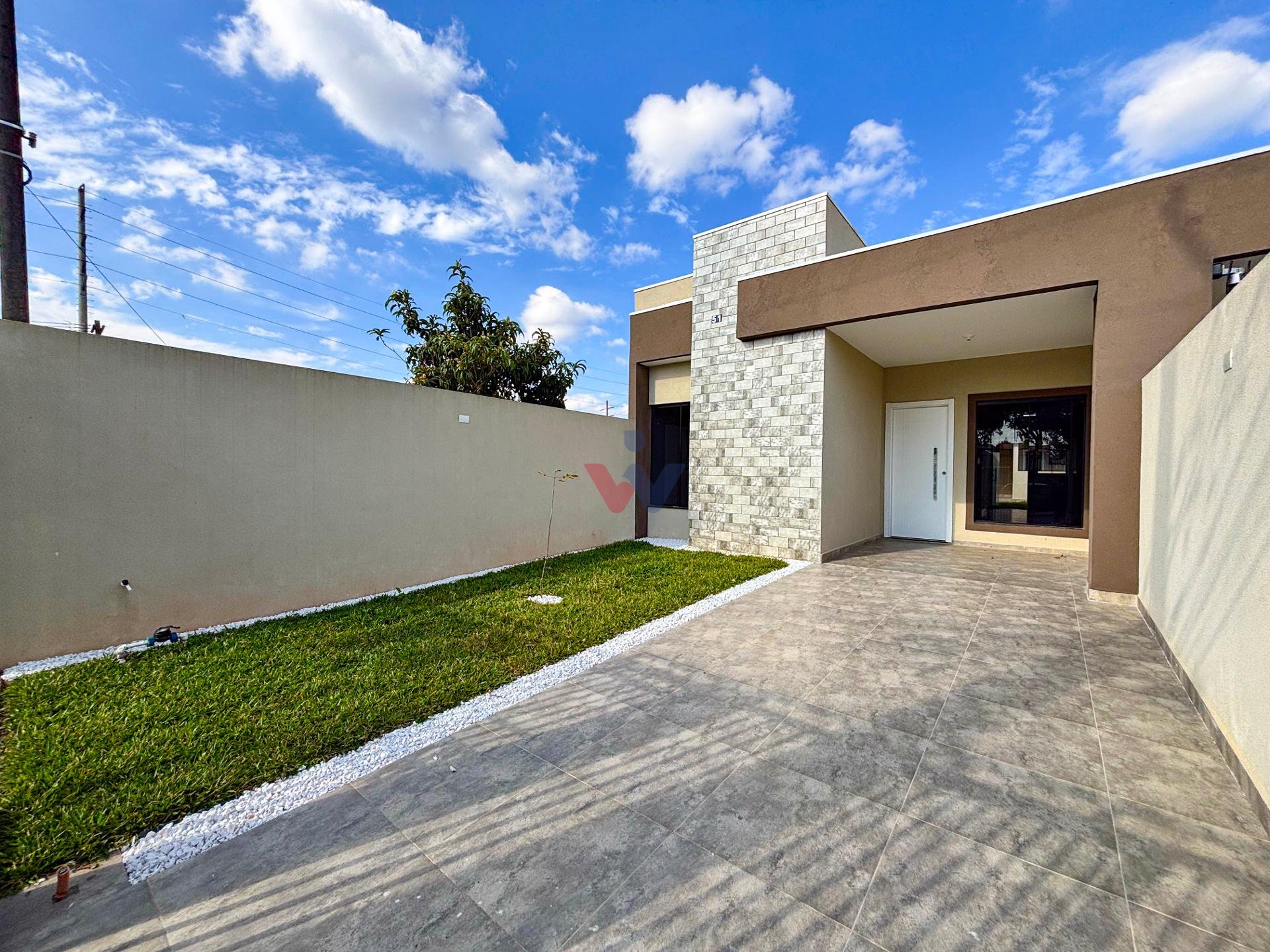 Casa à Venda com Edícula e Churrasqueira em Fazenda Rio Grande