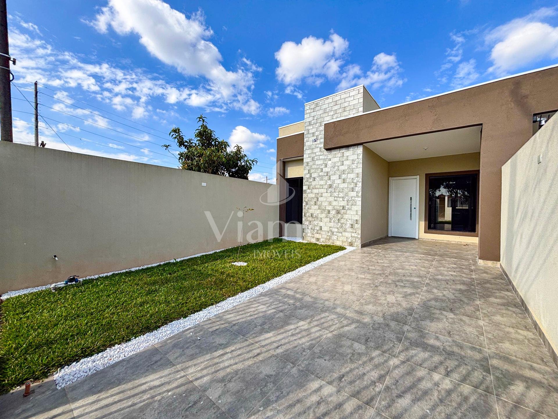Casa à Venda com Edícula e Churrasqueira em Fazenda Rio Grande