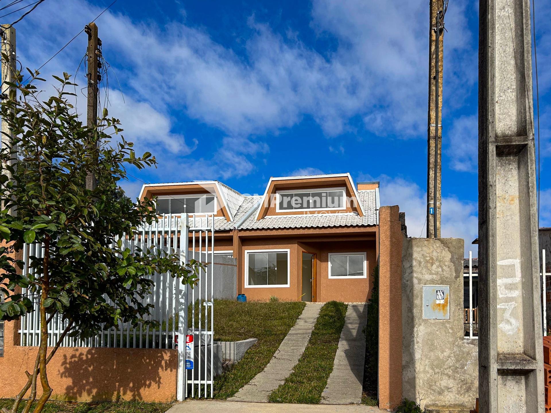 Sobrado à Venda no Bairro Nações , Fazenda Rio Grande - PR