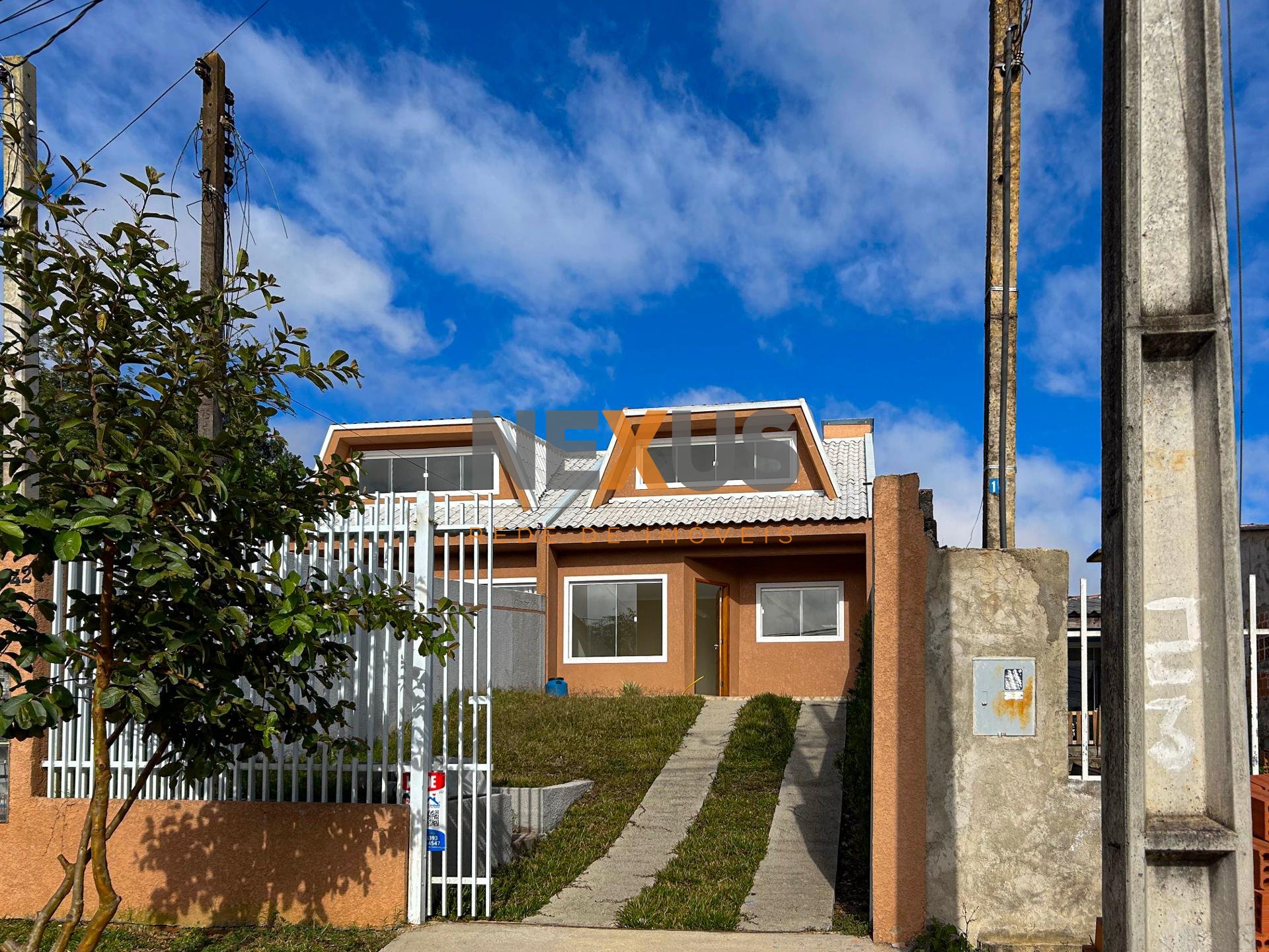 Sobrado à Venda no Bairro Nações , Fazenda Rio Grande - PR