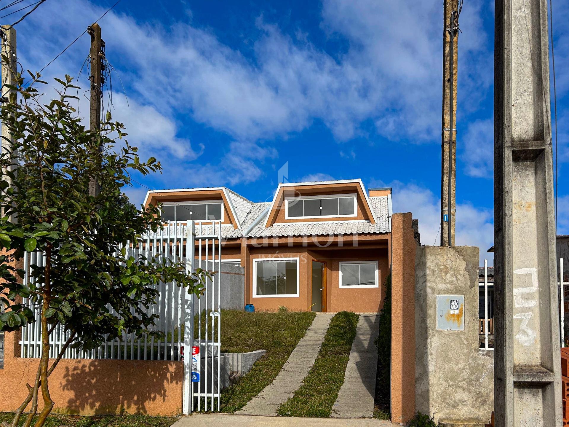 Sobrado à Venda no Bairro Nações , Fazenda Rio Grande - PR