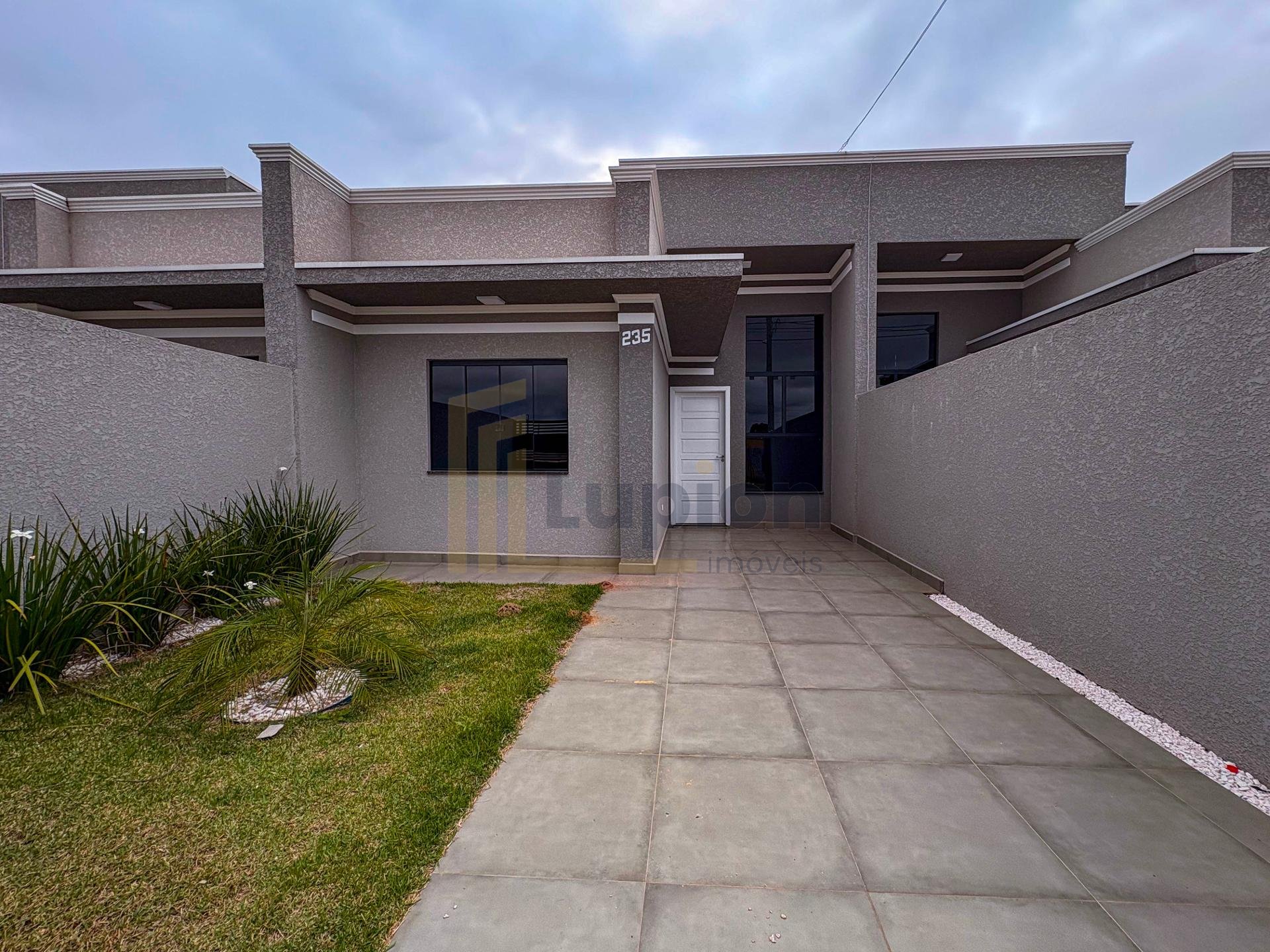 Casa Térrea com Área Gourmet Integrada  Bairro Estados, Fazen...
