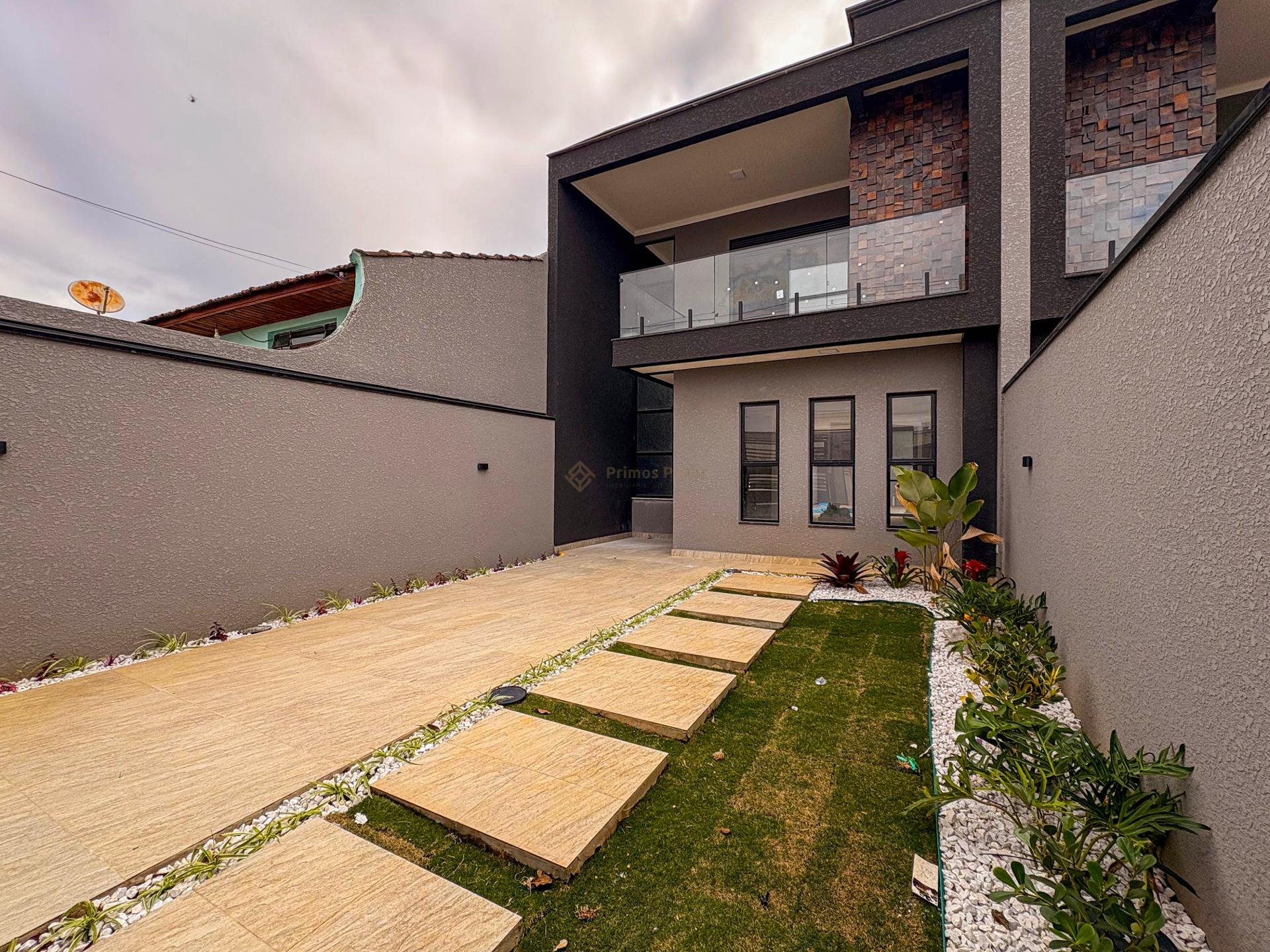 Sobrado Alto Padr?o com Piscina ? Venda, Bairro Na??es, Fazend...