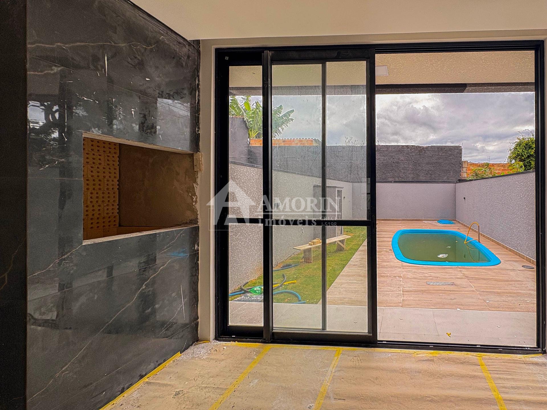 Sobrado Alto Padrão com Piscina à Venda, Bairro Nações, Fazend...