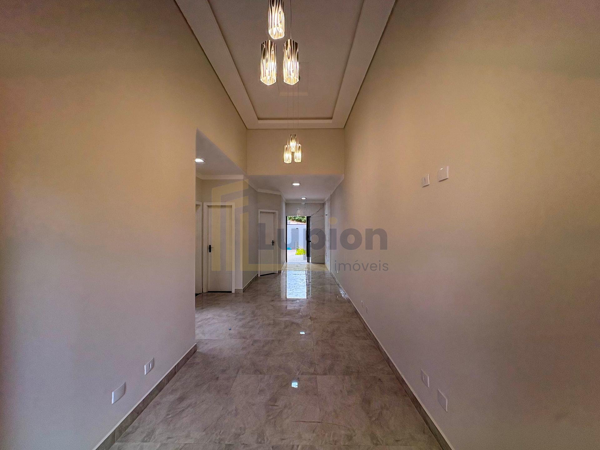 Casa com Piscina e Área Gourmet, Bairro Nações ,Fazenda Rio Gr...