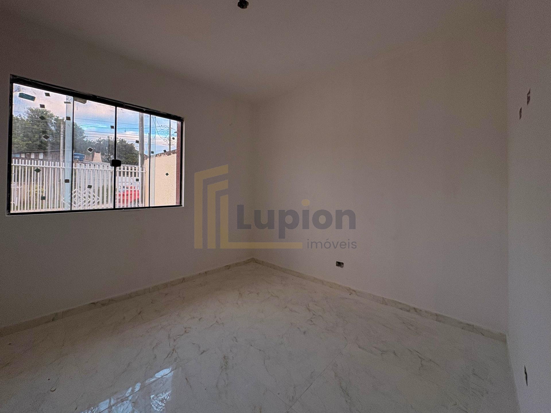 Casa com 3 Quartos à Venda no Bairro Santa Terezinha  Fazenda...