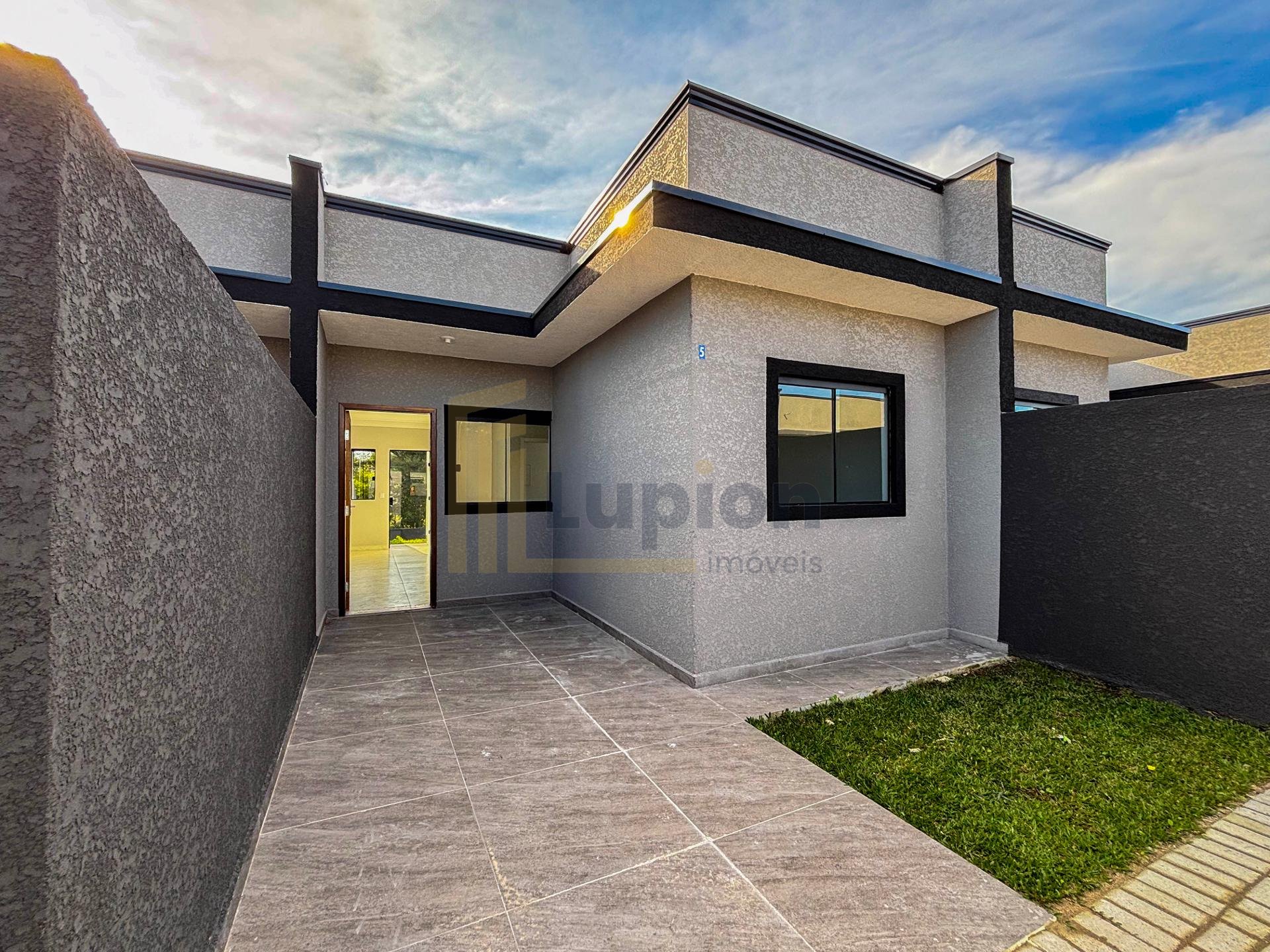 Casa à Venda com Terreno Amplo nos Fundos  Campo de Santana, ...