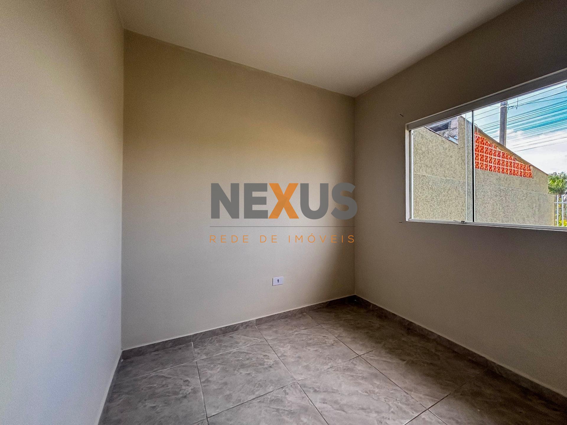 Casa com Amplo Terreno de Frente no Campo de Santana  Curitiba