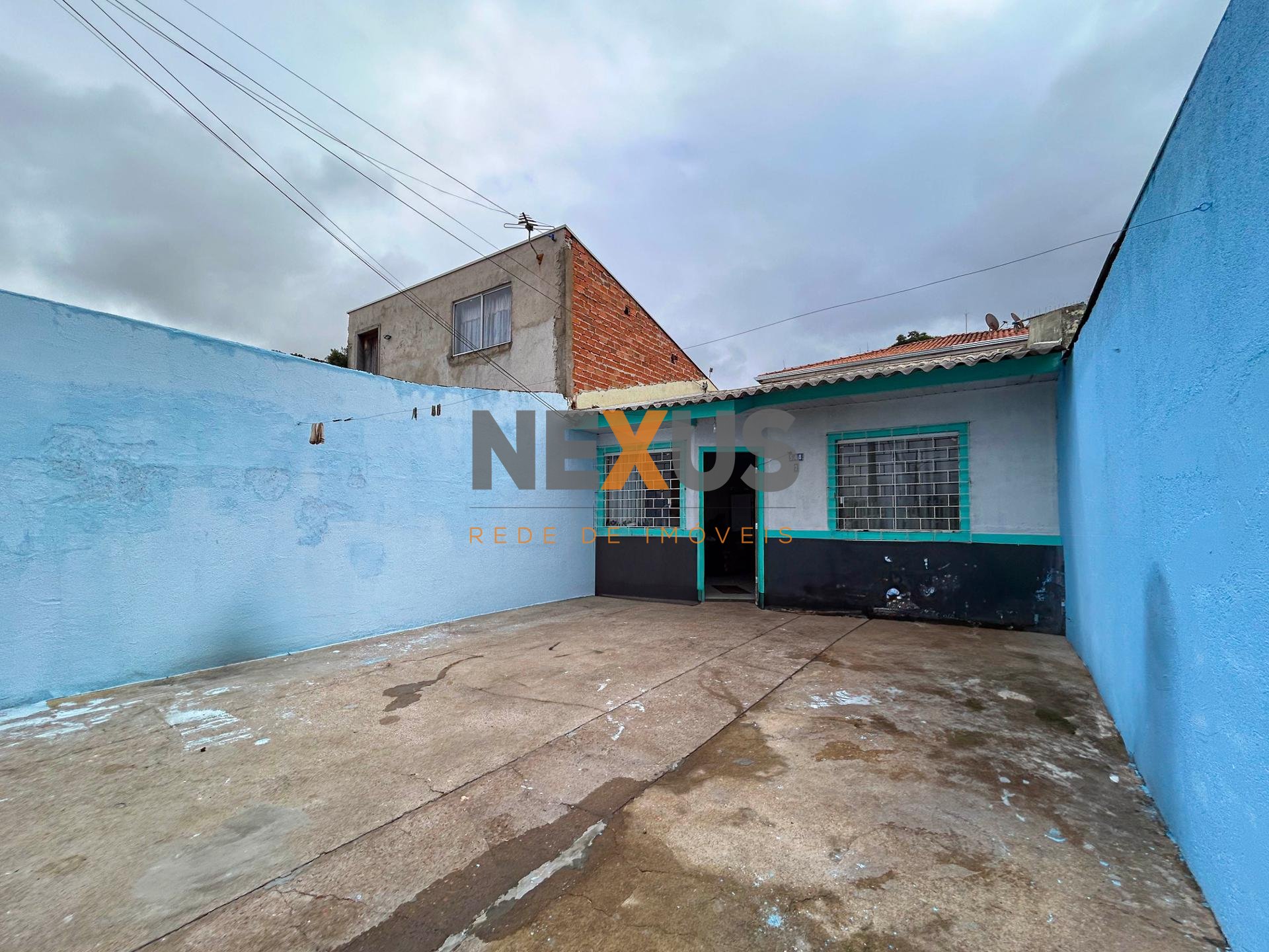 Casa com 2 Quartos, Terreno nos Fundos  Negociação Facilitada...