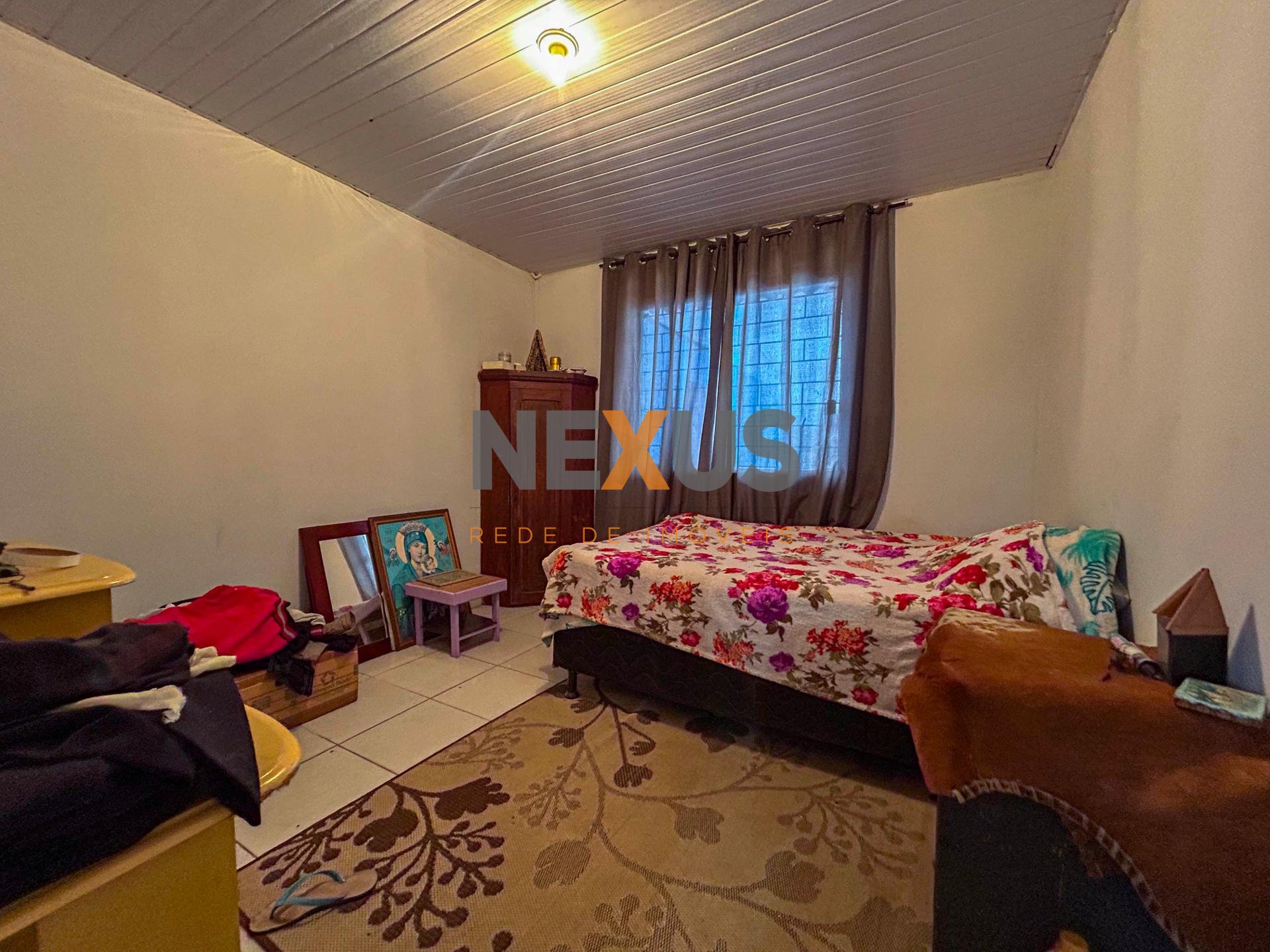 Casa com 2 Quartos, Terreno nos Fundos  Negociação Facilitada...
