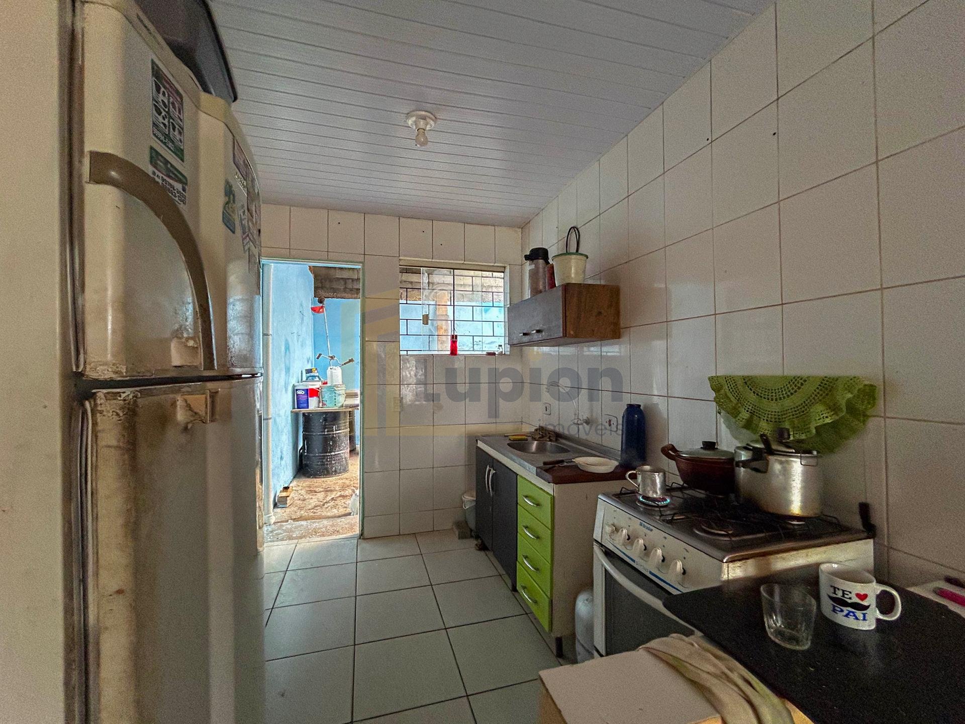 Casa com 2 Quartos, Terreno nos Fundos  Negociação Facilitada...