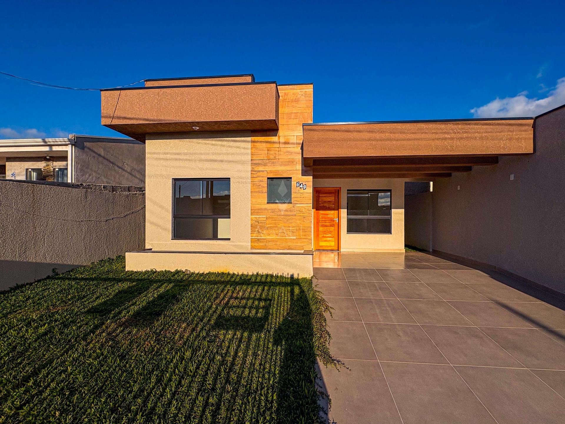 Casa Individual com 3 Quartos e Suíte  Bairro Veneza, Fazenda...
