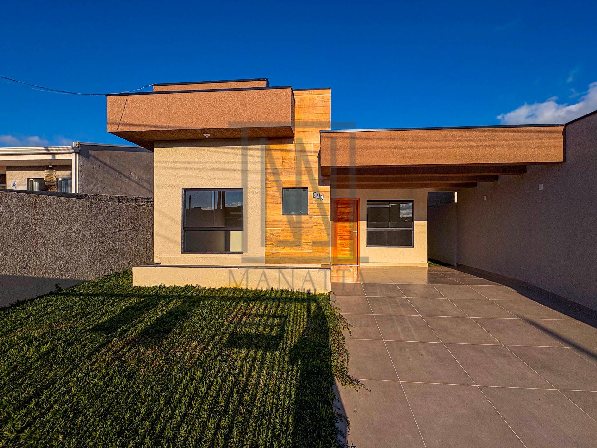 Casa Individual com 3 Quartos e Suíte  Bairro Veneza, Fazenda...