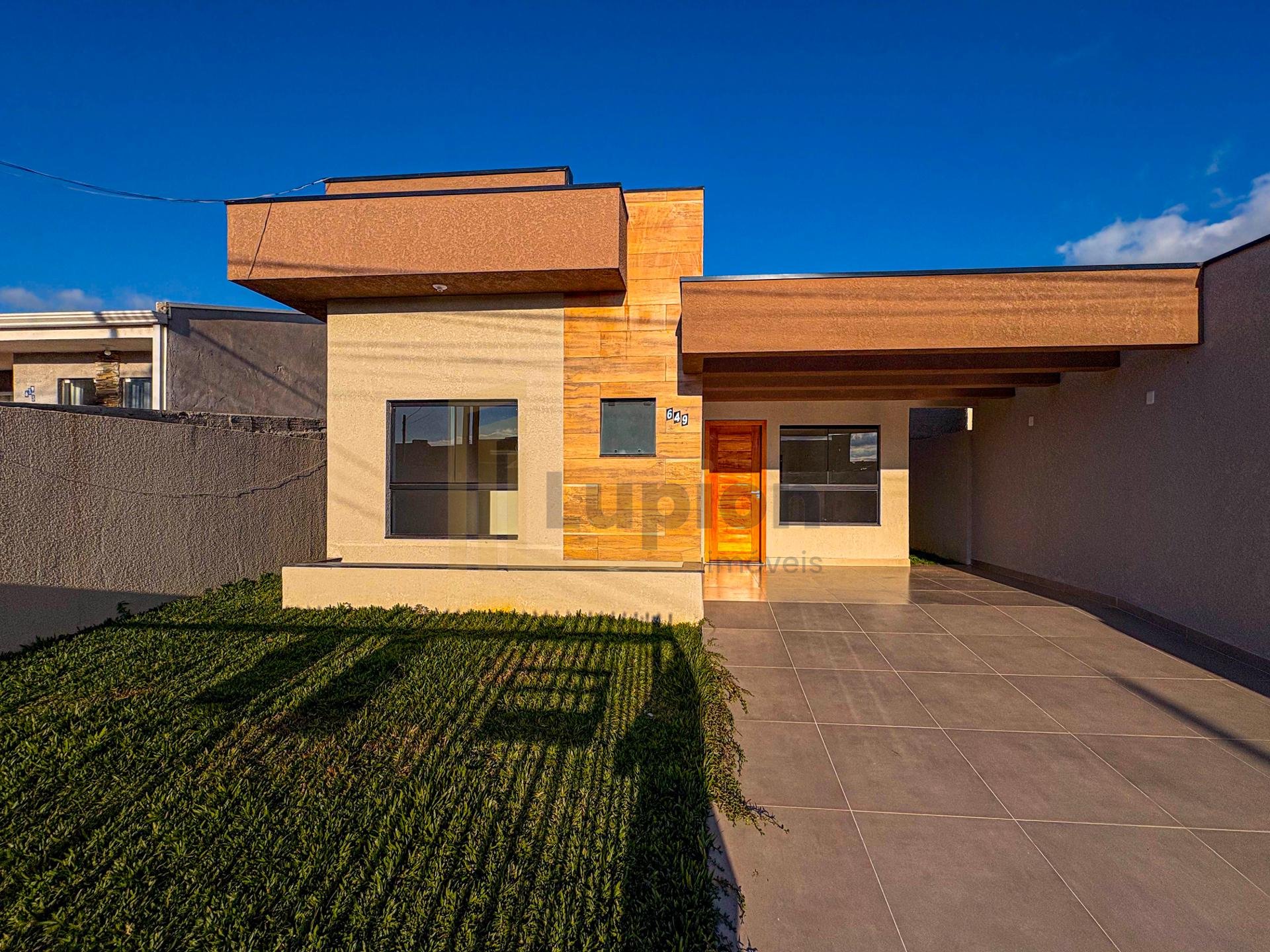 Casa Individual com 3 Quartos e Suíte  Bairro Veneza, Fazenda...