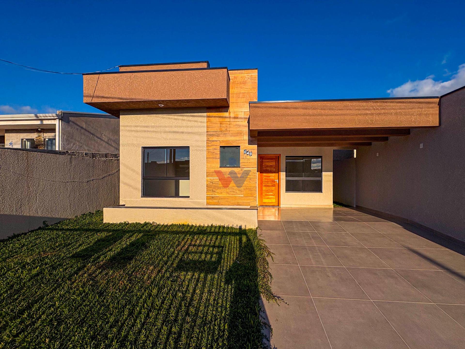 Casa Individual com 3 Quartos e Suíte  Bairro Veneza, Fazenda...