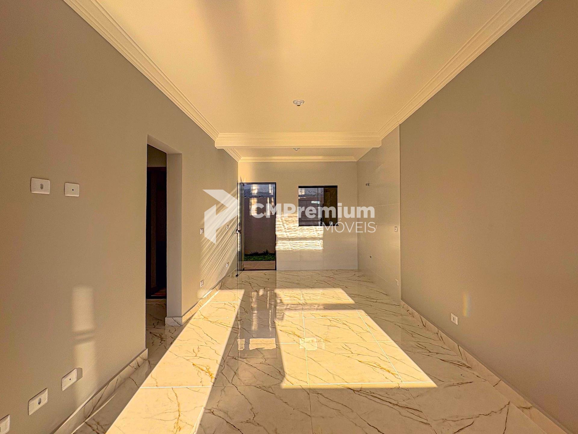 Casa Individual com 3 Quartos e Suíte  Bairro Veneza, Fazenda...