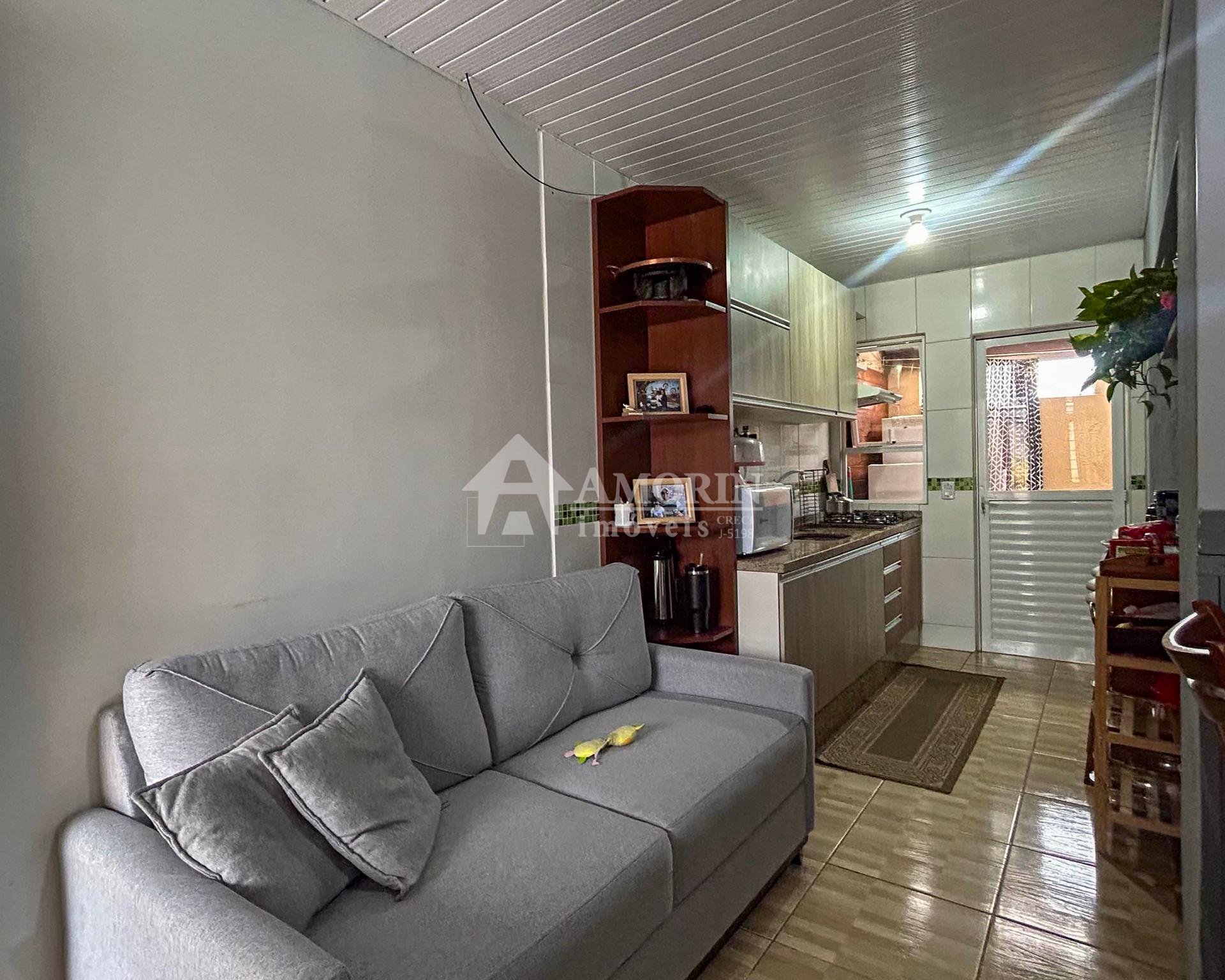 Casa com Espaço Gourmet e 3 Quartos no Gralha Azul  FRG