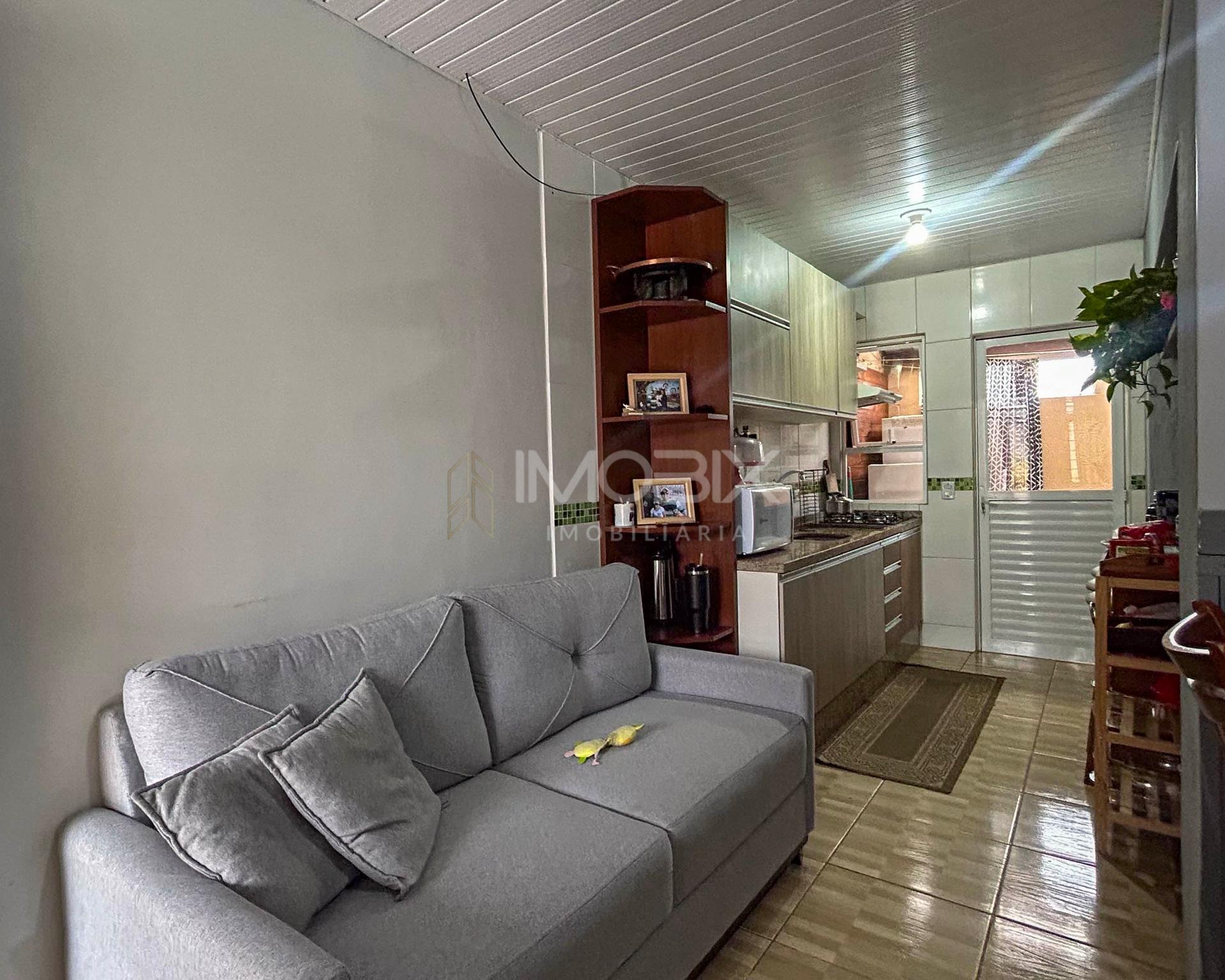 Casa com Espaço Gourmet e 3 Quartos no Gralha Azul  FRG